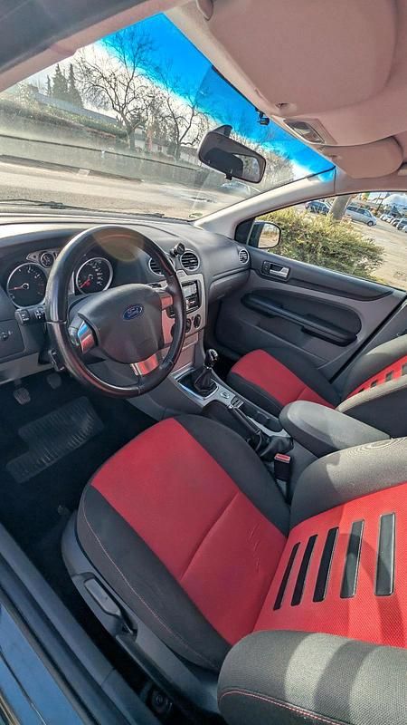 Gebraucht Ford Focus 116 PS (85 kW) 2009 Schwarz Kleinwagen