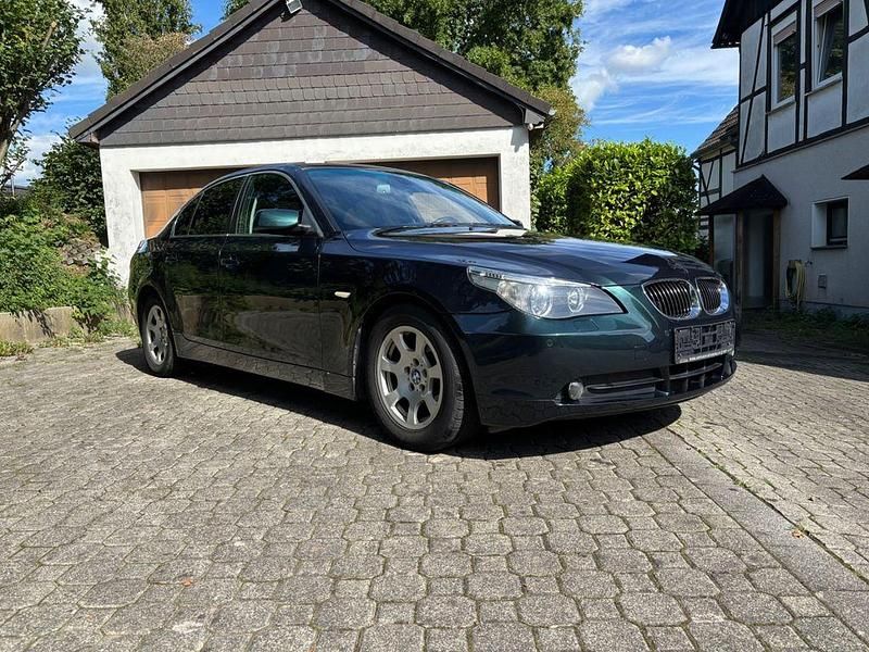 Grün Gebraucht 2006 BMW 523 Limousine | 4.500 € (Fairer Preis) - Bild 1/4