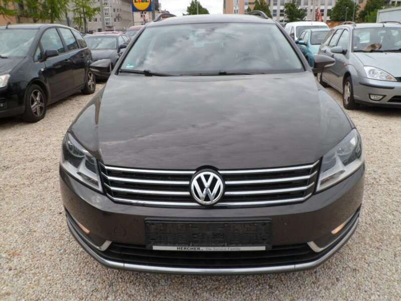 Braun Gebraucht 2013 VW Passat Kombi | 6.999 € (Guter Preis) - Bild 1/4