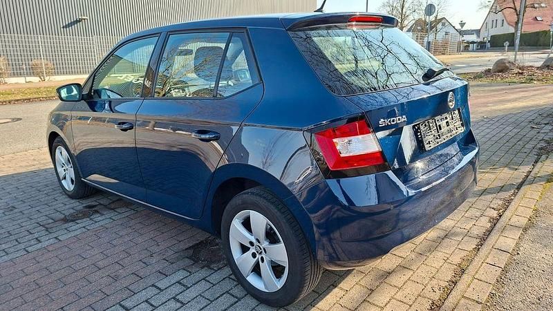Gebraucht Skoda Fabia Style 95 PS (69 kW) 2017 Blau Limousine