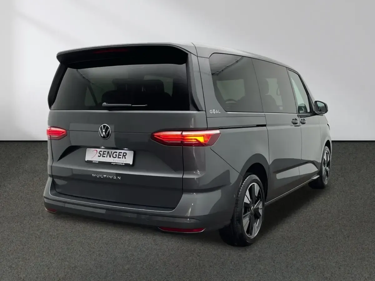 Second-hand VW Multivan Business 150 CP (110 kW) 2025 Gri Monovolum