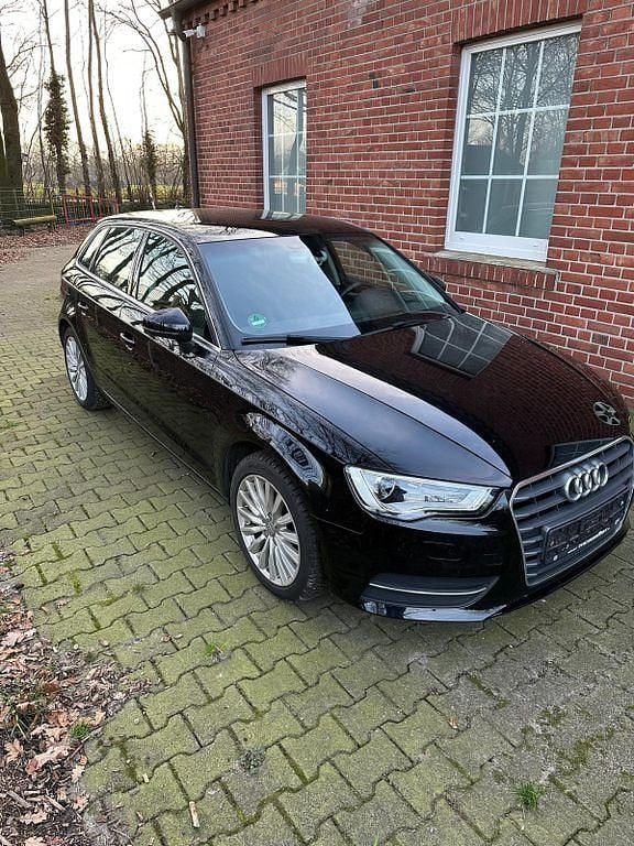 Gebraucht Audi A3 Ambiente 150 PS (110 kW) 2015 Schwarz Limousine