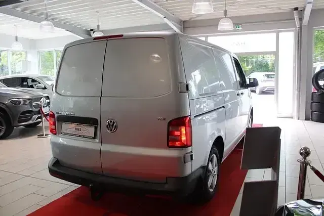 Gebraucht VW Transporter 150 PS (110 kW) 2016 Reflexsilber Van