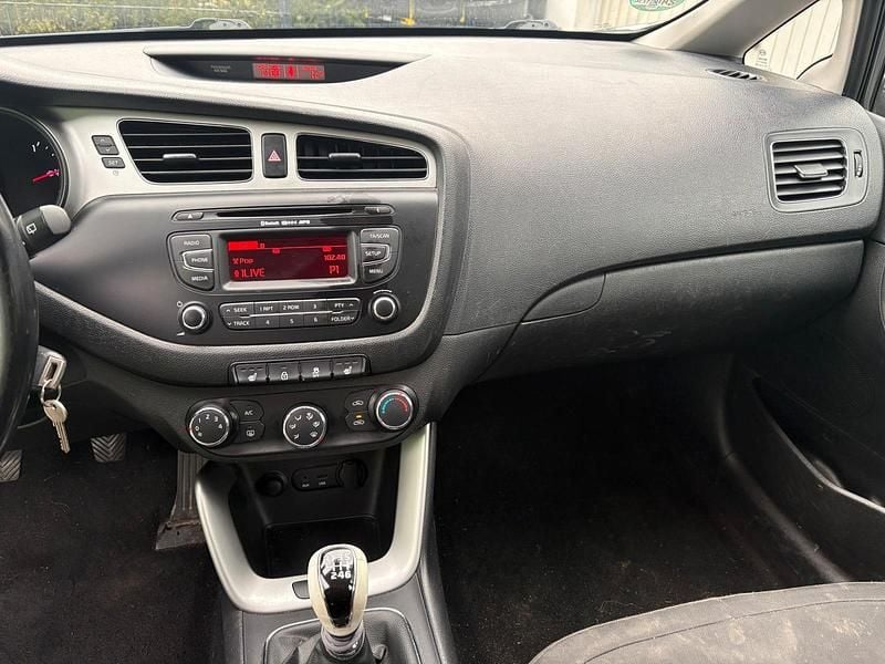 Grau Gebraucht 2014 Kia Ceed Kleinwagen | 3.500 € (Superpreis) - Bild 1/4