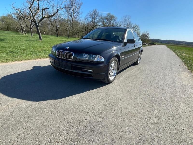 Schwarz Gebraucht 2001 BMW 320 Limousine | 5.500 € - Bild 1/4