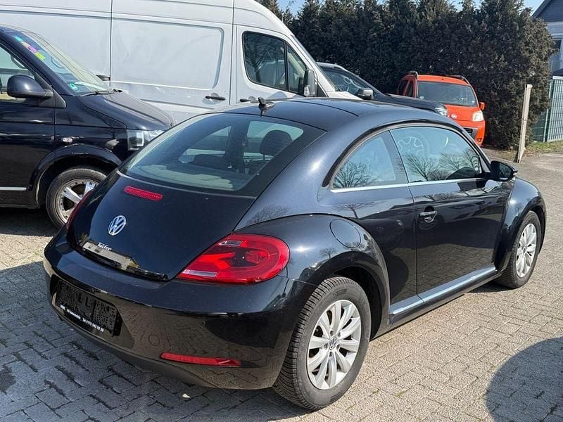 Gebraucht VW Beetle Design 105 PS (77 kW) 2014 Schwarz Kleinwagen