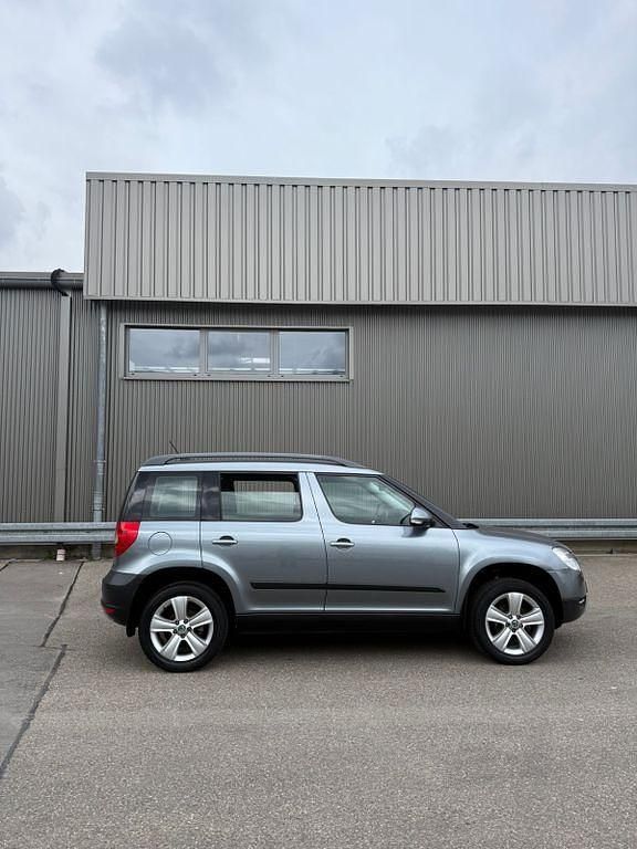 Gebraucht Skoda Yeti Experience 105 PS (77 kW) 2011 Grau SUV