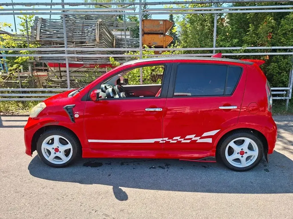 Gebraucht Daihatsu Sirion 87 PS (63 kW) 2005 Rot Kleinwagen