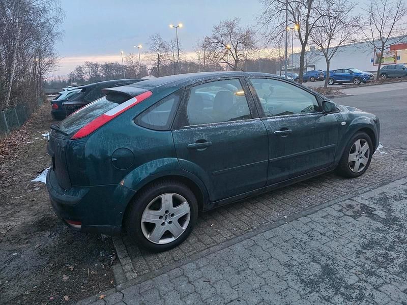 Gebraucht Ford Focus 100 PS (73 kW) 2007 Grün Limousine