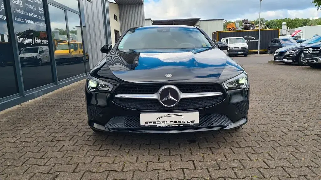 Gebraucht Mercedes CLA250e Shooting Brake 218 PS (160 kW) 2022 Schwarz Kombi
