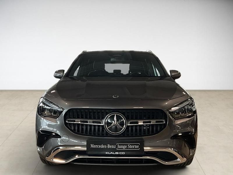 Gebraucht Mercedes GLA200 Progressive 163 PS (119 kW) 2025 Grau SUV