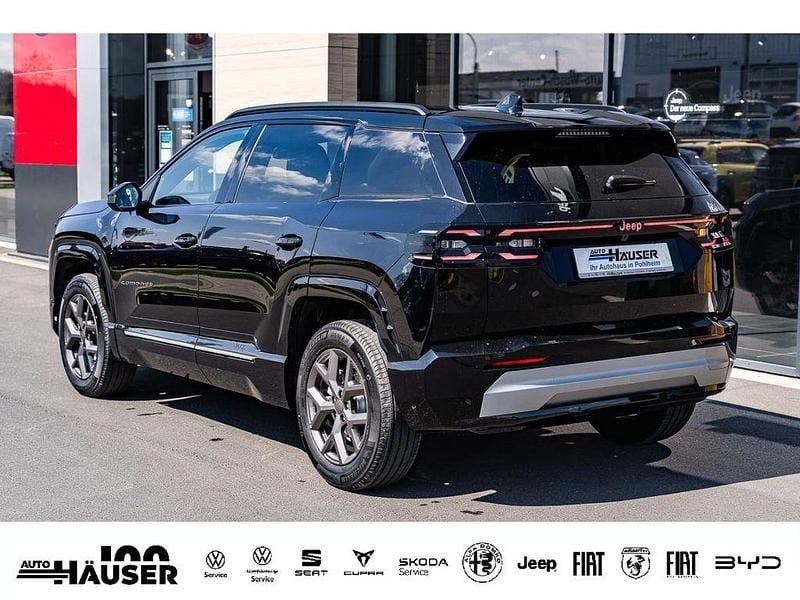 Neu Jeep Compass 145 PS (106 kW) 2026 Schwarz SUV