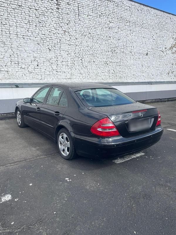 Gebraucht Mercedes E220 150 PS (110 kW) 2005 Limousine