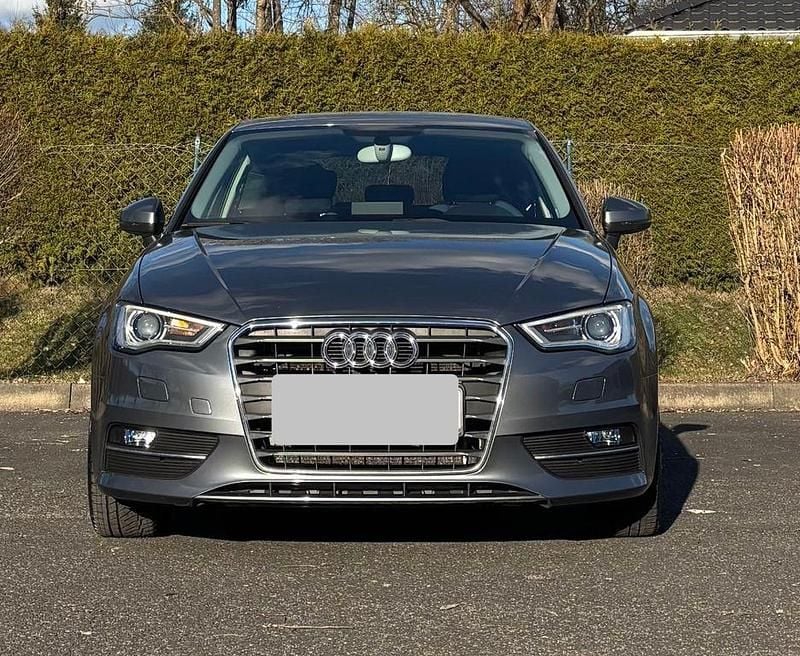 Gebraucht Audi A3 Ambition 140 PS (102 kW) 2013 Grau Limousine