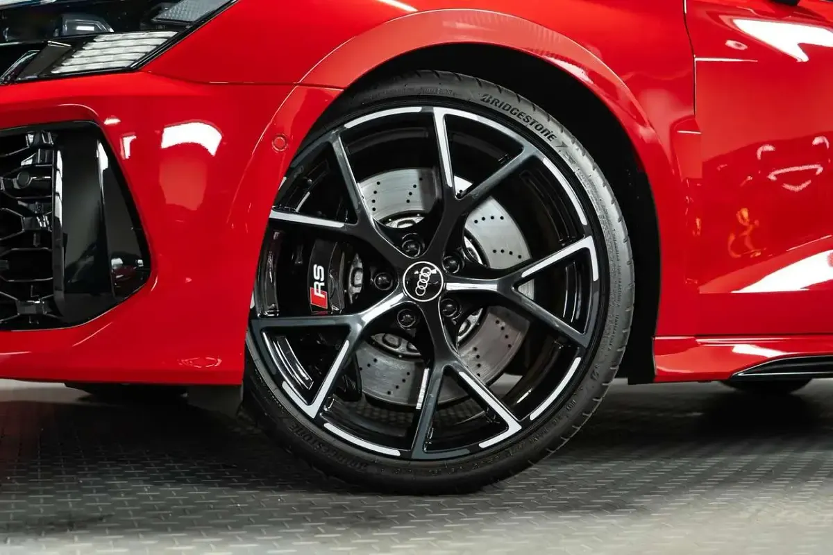 Gebraucht Audi RS3 Sport 400 PS (294 kW) 2022 Tangorot metallic Limousine