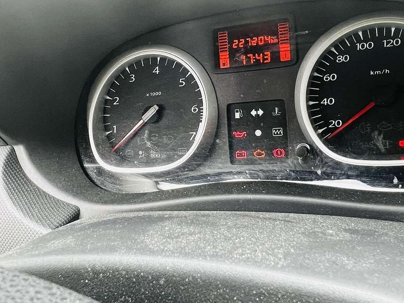 Gebraucht 2012 Dacia Duster Ambiance SUV | 5.500 € (Teuer) - Bild 1/4