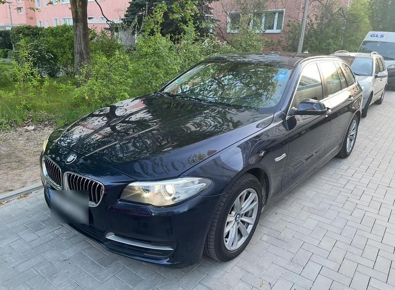 Blau Gebraucht 2016 BMW 520 Kombi | 10.500 € (Superpreis) - Bild 1/4