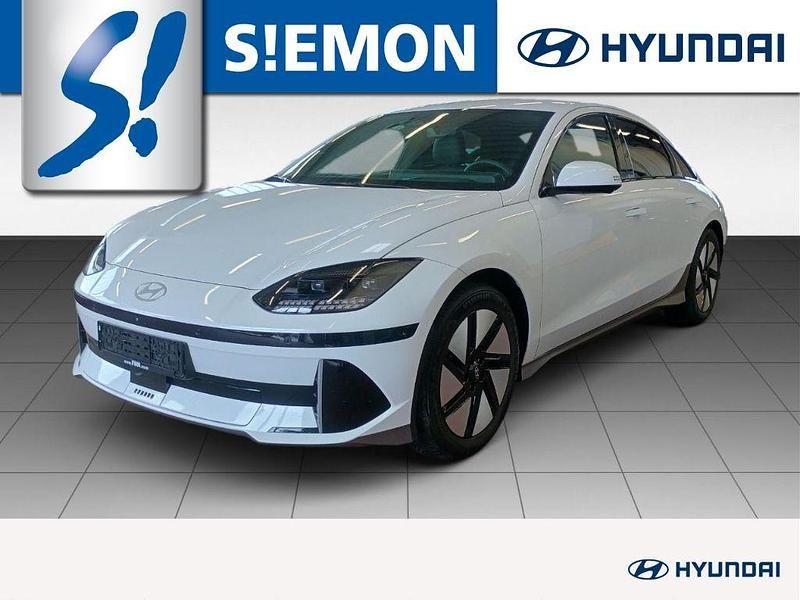 Mic (weiss Gebraucht 2024 Hyundai Ioniq 6 Limousine | 36.530 € (Superpreis) - Bild 1/4
