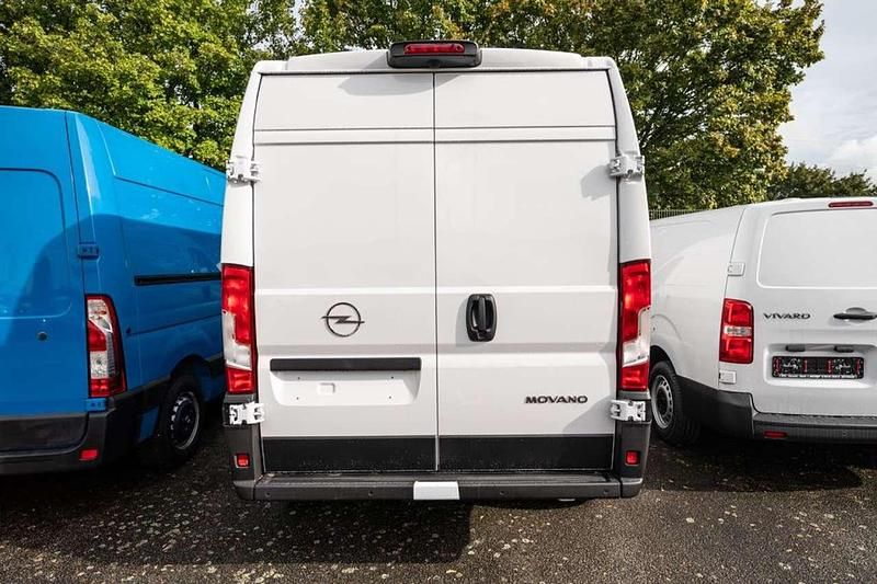 Gebraucht Opel Movano 140 PS (102 kW) 2024 Casablancaweiß Van