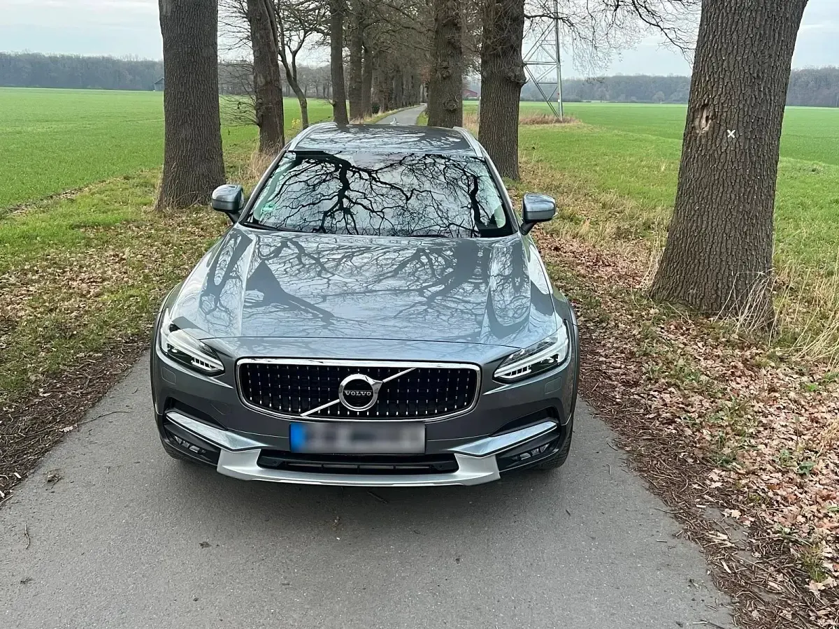 Gebraucht Volvo V90 CC 190 PS (139 kW) 2019 Grau Kombi