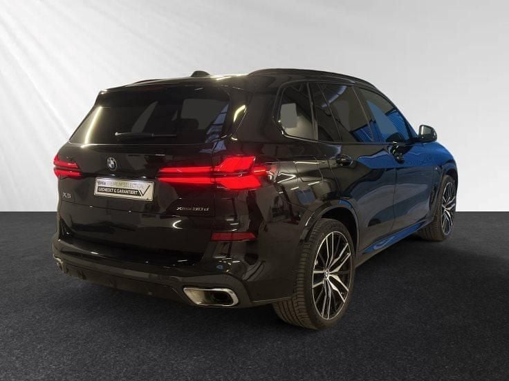 Gebraucht BMW X5 M Sport 298 PS (219 kW) 2024 Saphirschwarz SUV