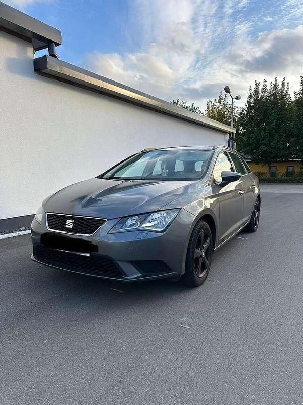 Grau Gebraucht 2015 Seat Leon ST Kombi | 8.900 € (Fairer Preis) - Bild 1/4