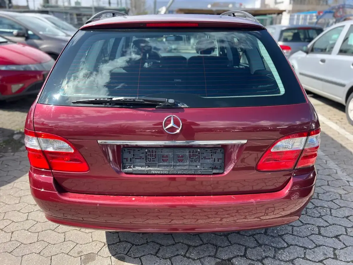 Gebraucht Mercedes E220 150 PS (110 kW) 2005 Rot Kombi
