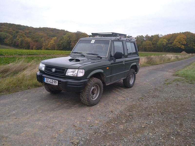 Grün Gebraucht 2000 Hyundai Galloper SUV | 3.780 € - Bild 1/4