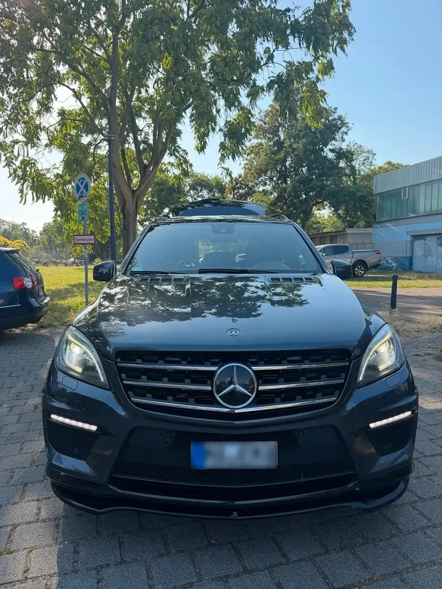 Gebraucht Mercedes ML63 AMG AMG 557 PS (409 kW) 2013 Grau SUV