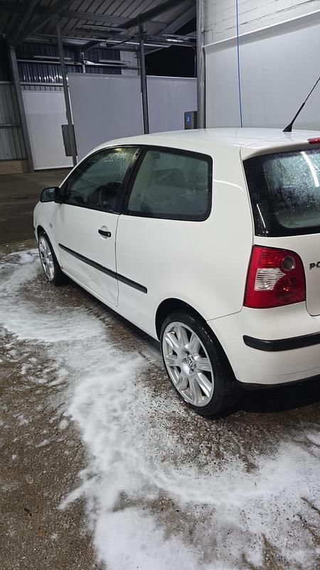 Weiß Gebraucht 2003 VW Polo Kleinwagen | 1.400 € (Fairer Preis) - Bild 1/4