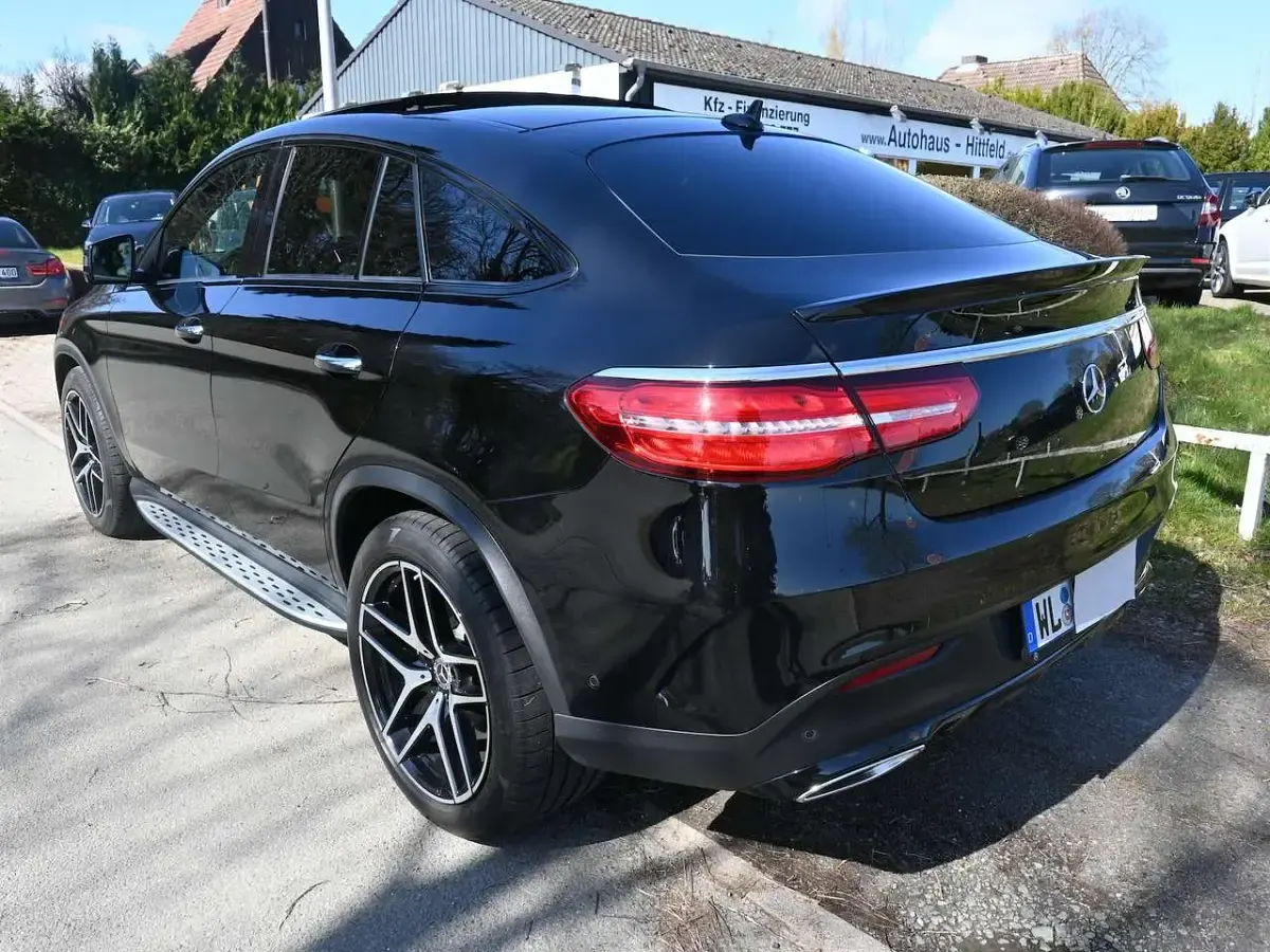 Gebraucht Mercedes GLE400 AMG 333 PS (244 kW) 2018 Obsidianschwarzmet. SUV