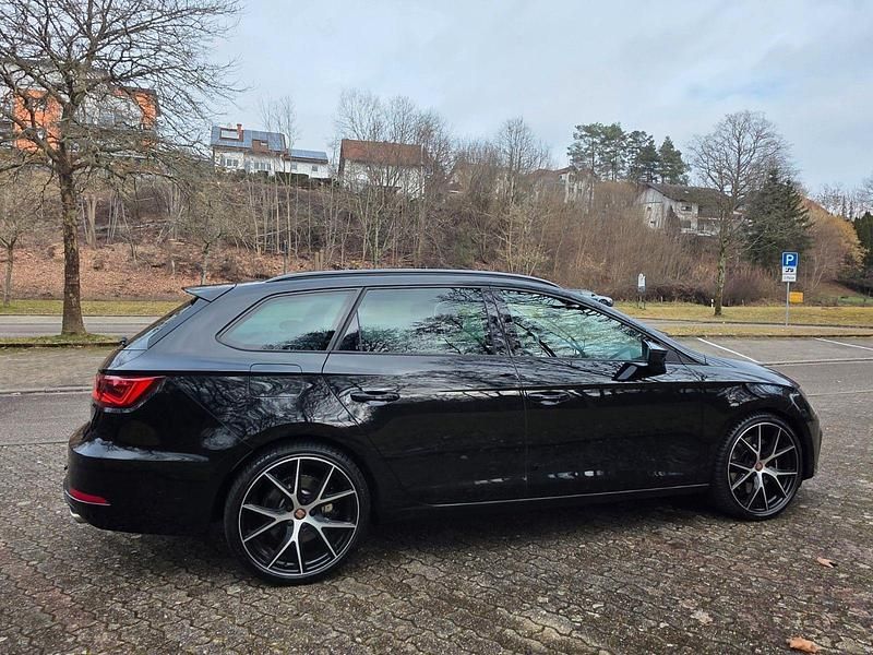 Gebraucht Seat Leon 4Drive 300 PS (220 kW) 2019 Schwarz Kombi