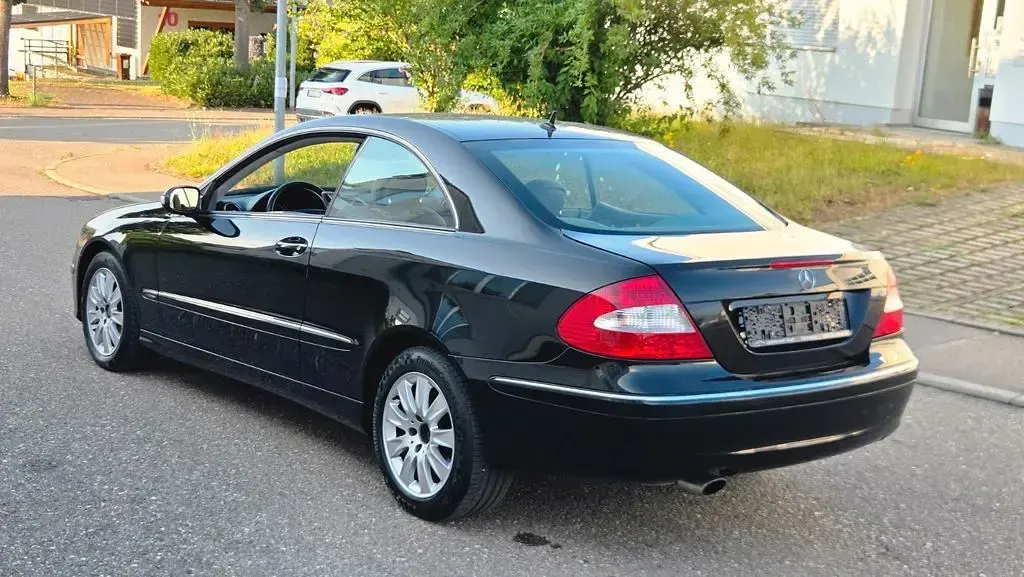 Gebraucht Mercedes CLK200 184 PS (135 kW) 2007 Schwarz Coupé