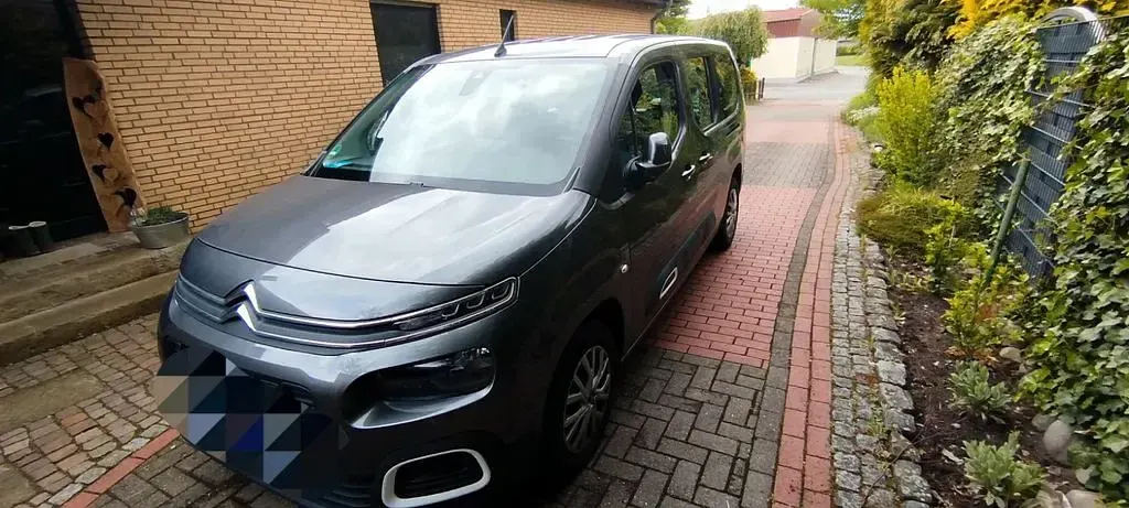Gebraucht Citroën Berlingo Feel 131 PS (96 kW) 2020 Grau Van / Kleinbus