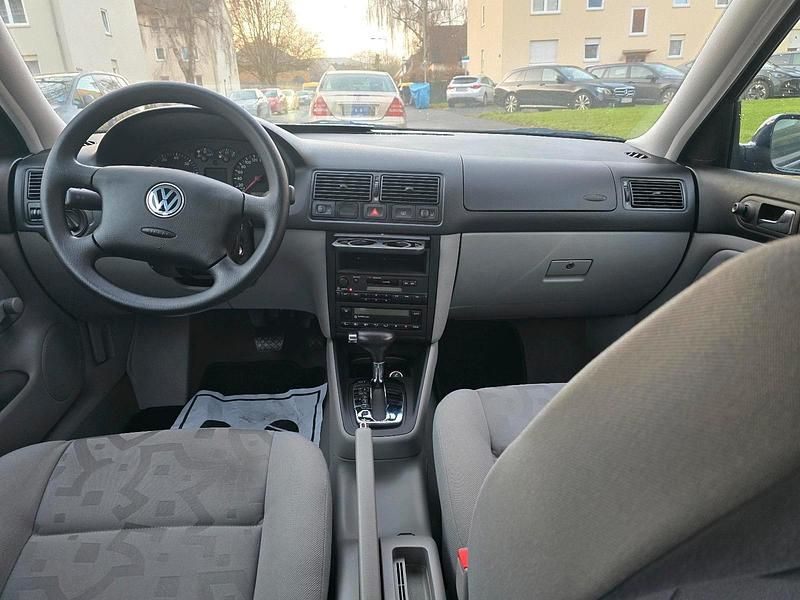 Gebraucht VW Golf III 101 PS (74 kW) 1998 Blau Kleinwagen