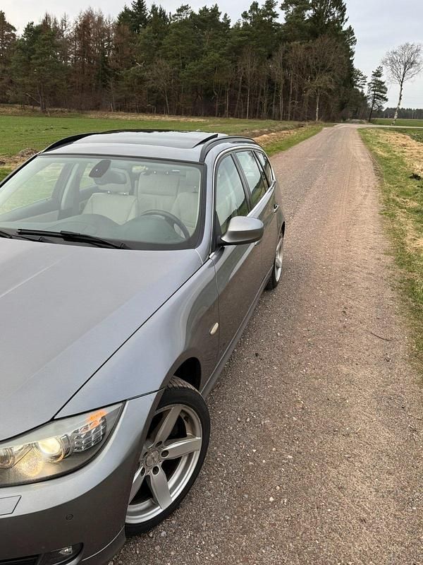 Gebraucht BMW 325 204 PS (150 kW) 2012 Silber Kombi