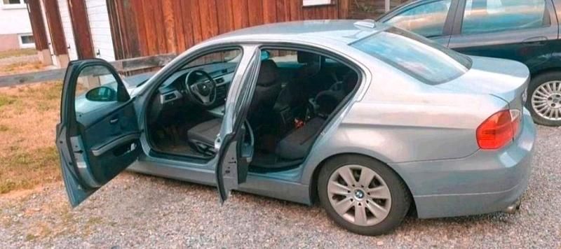 Gebraucht BMW 325 Performance 218 PS (160 kW) 2005 Blau Limousine