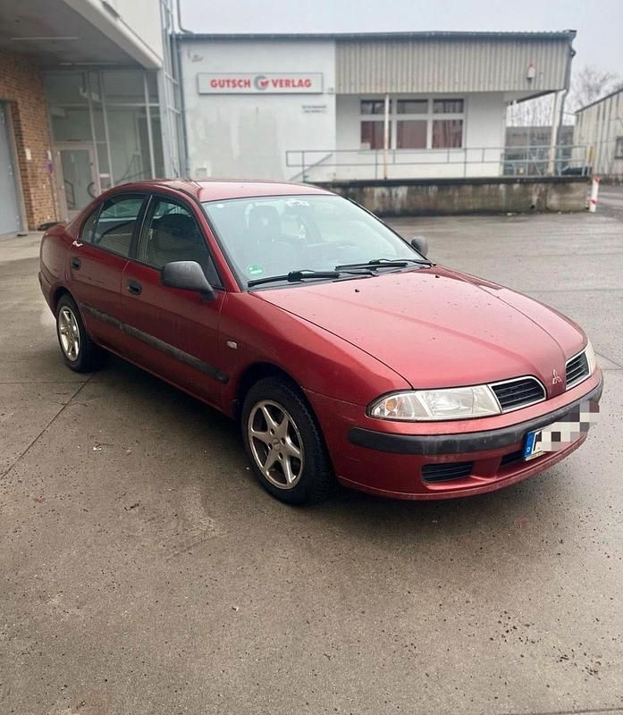 Rot Gebraucht 2000 Mitsubishi Carisma Limousine | 700 € - Bild 1/4