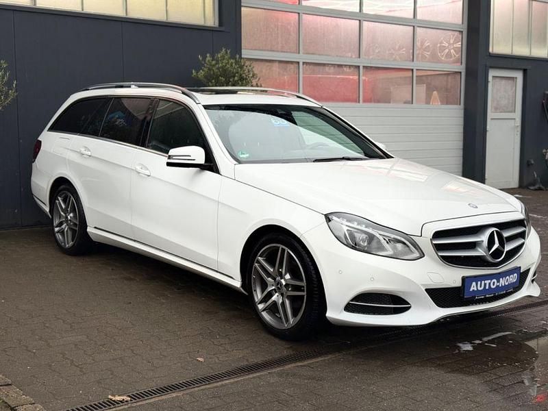 Weiß Gebraucht 2016 Mercedes E200 Kombi | 16.790 € (Fairer Preis) - Bild 1/3