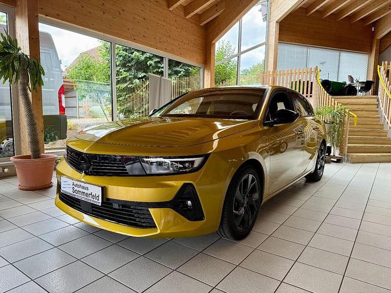 Gelb Gebraucht 2022 Opel Astra GS Line Limousine | 22.900 € (Teuer) - Bild 1/4