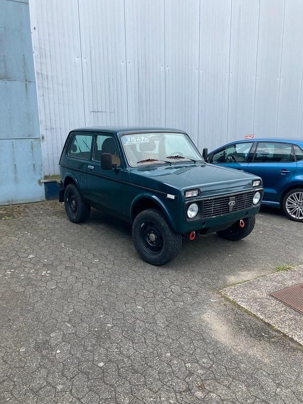 Gebraucht Lada niva 76 PS (55 kW) 2009 SUV