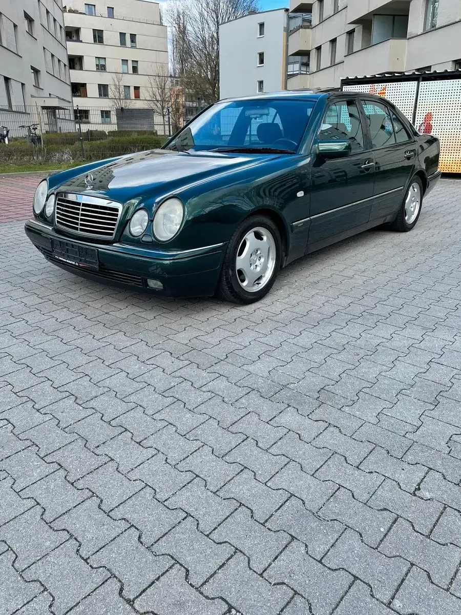 Gebraucht Mercedes E320 Avantgarde 224 PS (164 kW) 1994 Grün Limousine