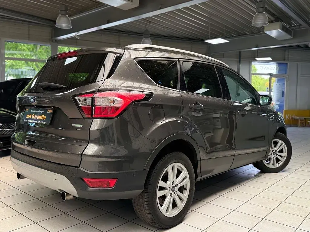 Gebraucht Ford Kuga Cool & Connect 150 PS (110 kW) 2018 Grau SUV