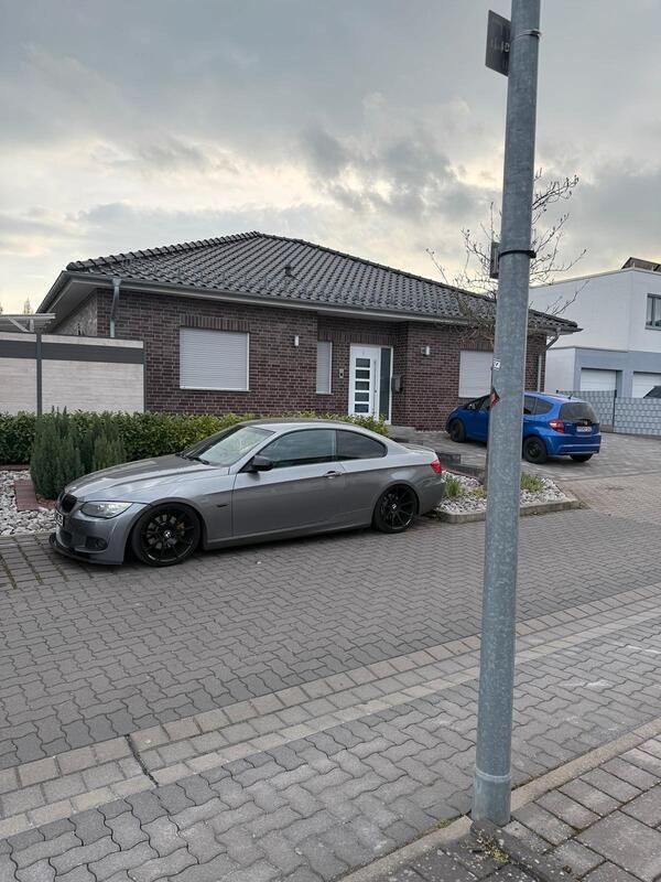 Grau Gebraucht 2010 BMW 325 M Performance Coupé | 5.900 € (Superpreis) - Bild 1/4