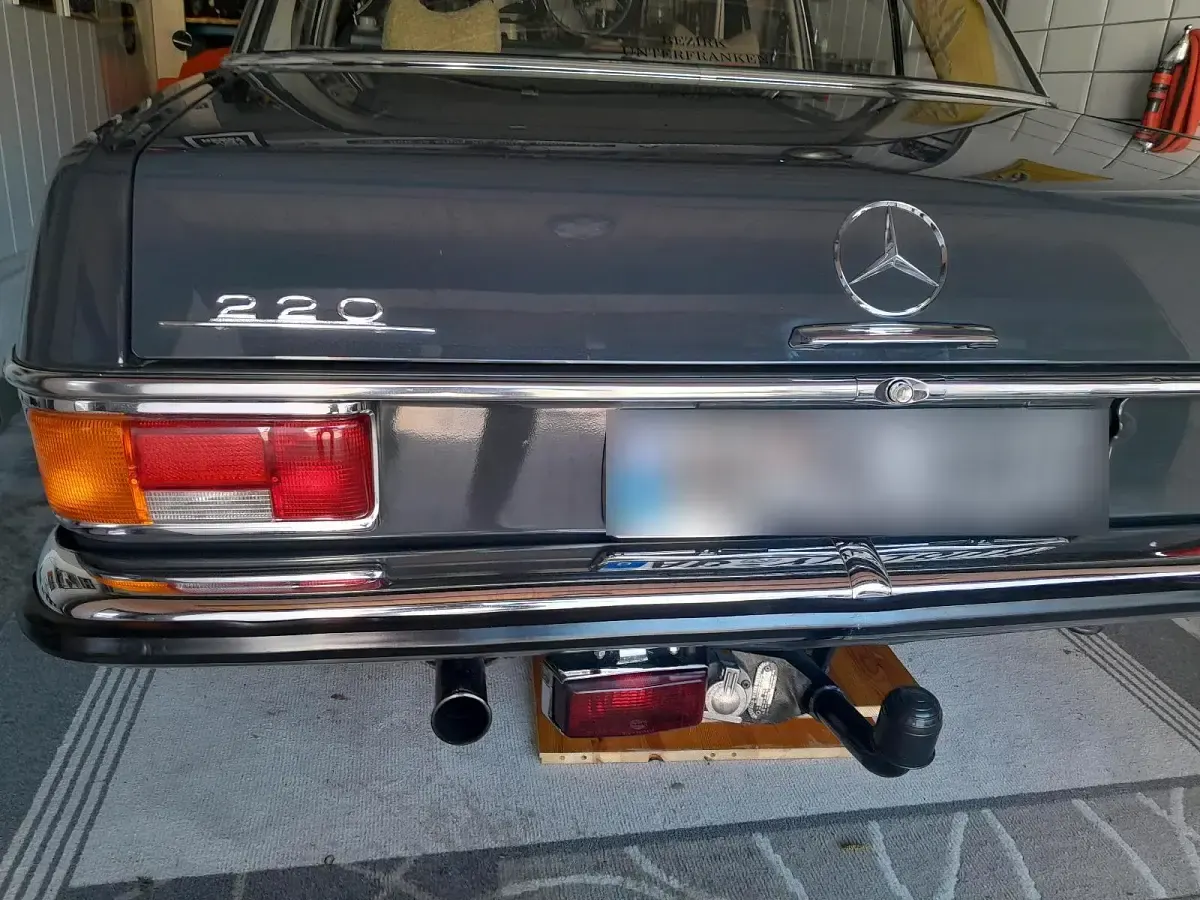 Gebraucht Mercedes 220 105 PS (77 kW) 1971 Grau Limousine