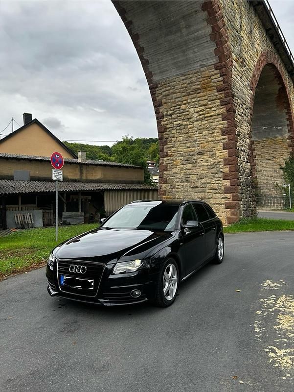 Schwarz Gebraucht 2011 Audi A4 Kombi | 11.000 € (Etwas zu teuer) - Bild 1/4
