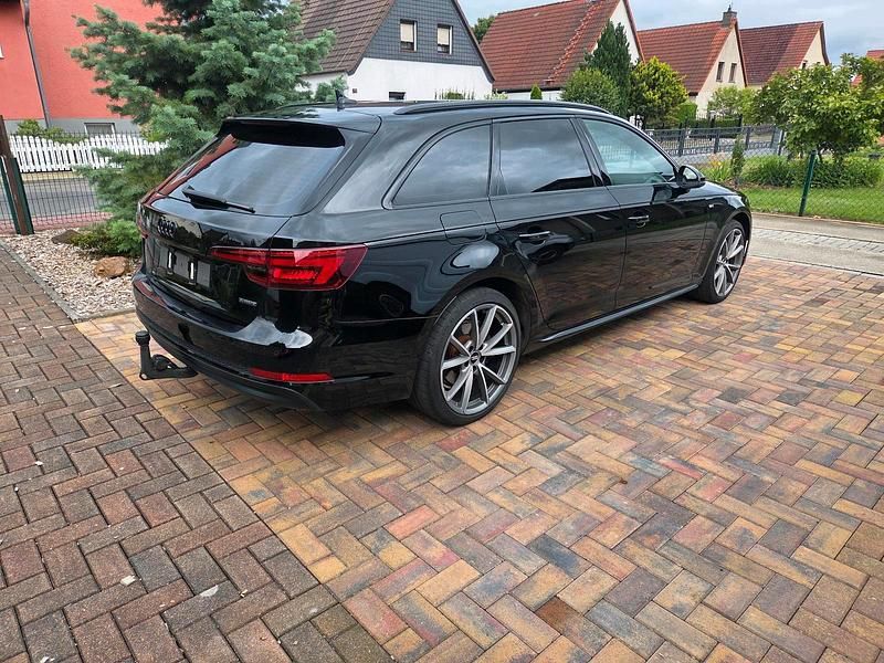 Schwarz Gebraucht 2018 Audi A4 Kombi | 20.500 € (Fairer Preis) - Bild 1/4