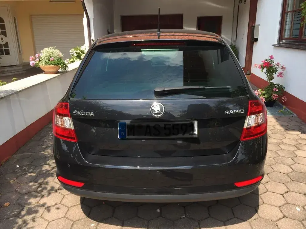 Gebraucht Skoda Rapid Ambition 86 PS (63 kW) 2014 Schwarz Kleinwagen