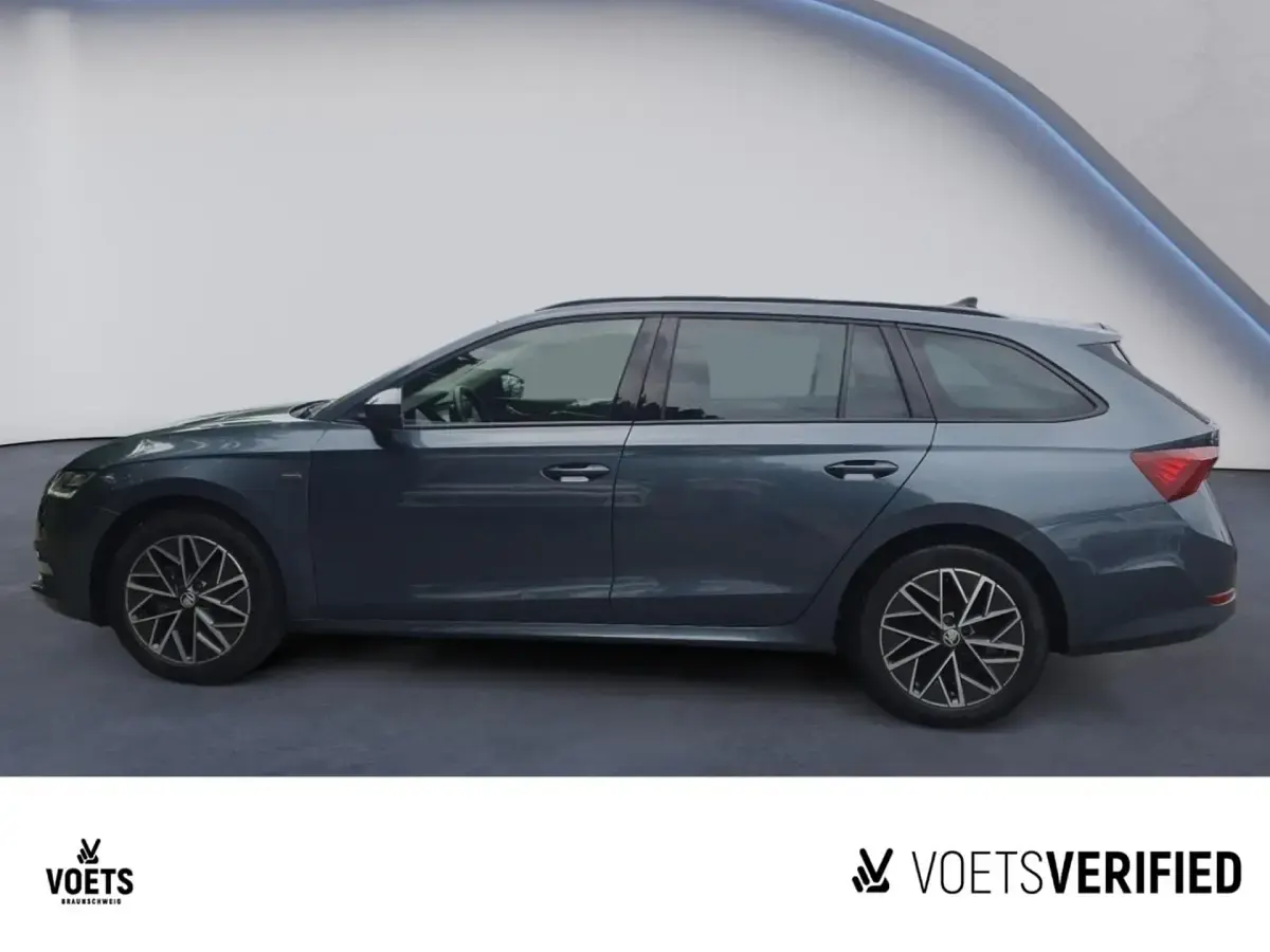 Gebraucht Skoda Octavia Clever 150 PS (110 kW) 2021 Quarzgrau metallic Kombi