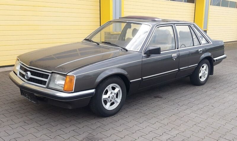 Braun Gebraucht 1981 Opel Senator Limousine | 6.900 € - Bild 1/4